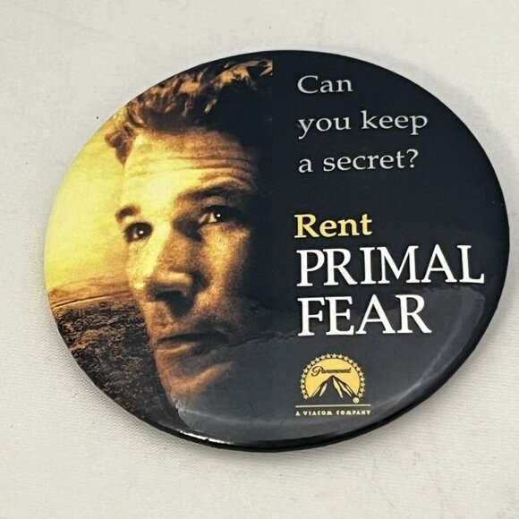 Vintage 1996 Priam Fear Movie Promotional Button Richard Gere - Picture 1 of 16